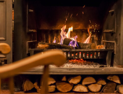 Gas vs. Wood Fireplaces: Which One is Right for Your Space?
